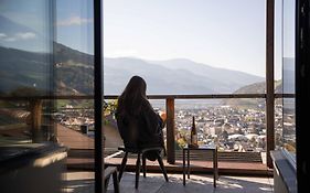 Byhaller Suites & Ao Restaurant